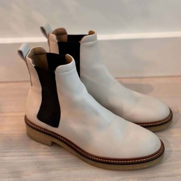 Chelsea Boot - Picture 3 of 5